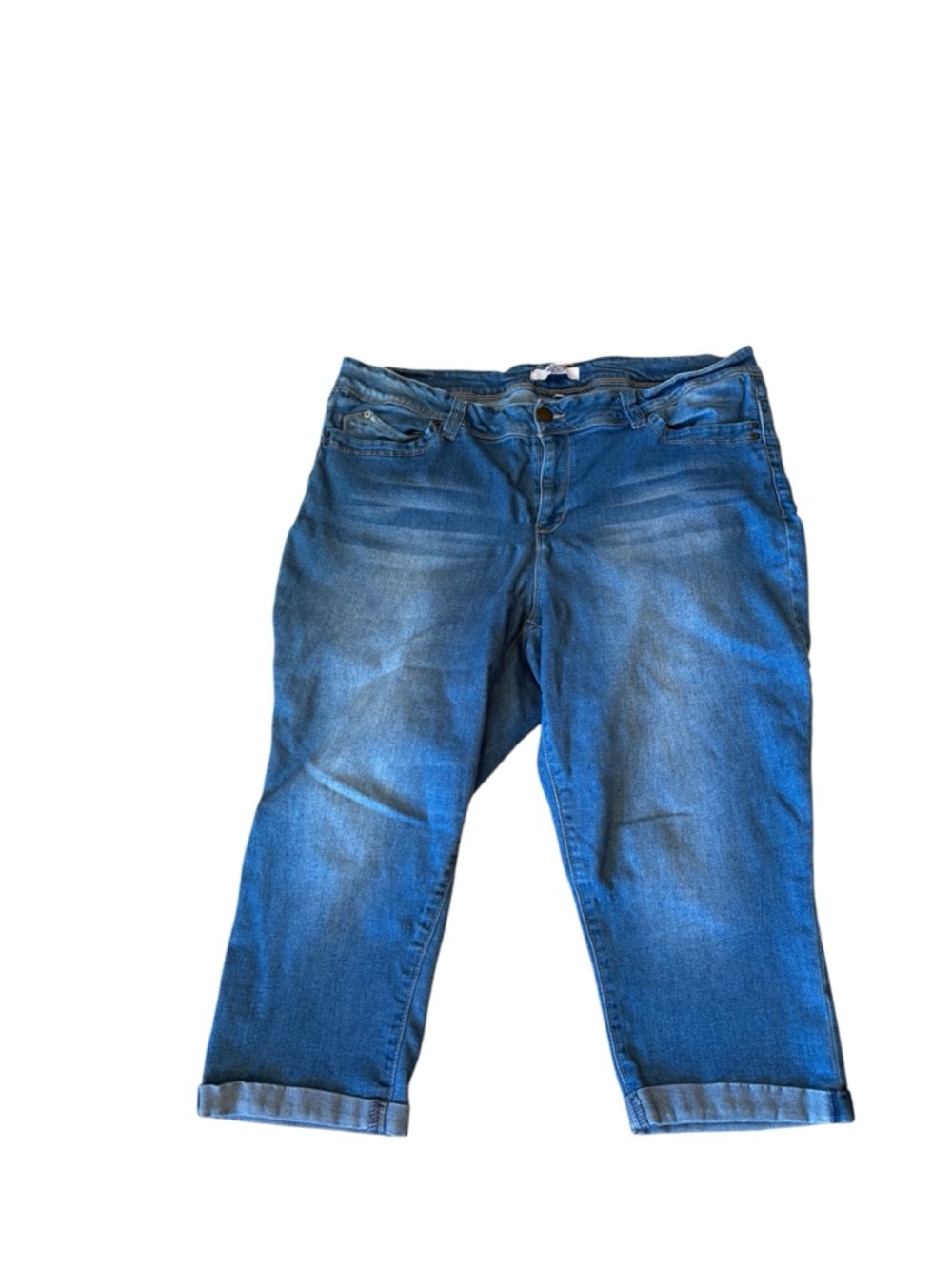 YMI 20 Wanna Betta Butt Capri Cuffed Distressed Medium Blue Women's Jeans